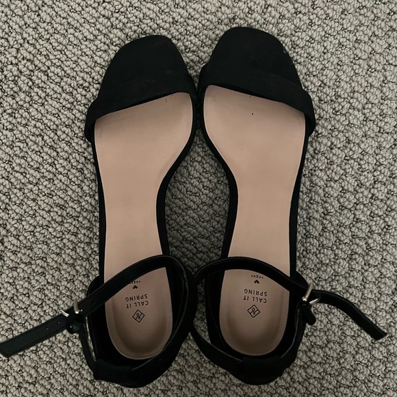 Black Mini Heels - Picture 3 of 3